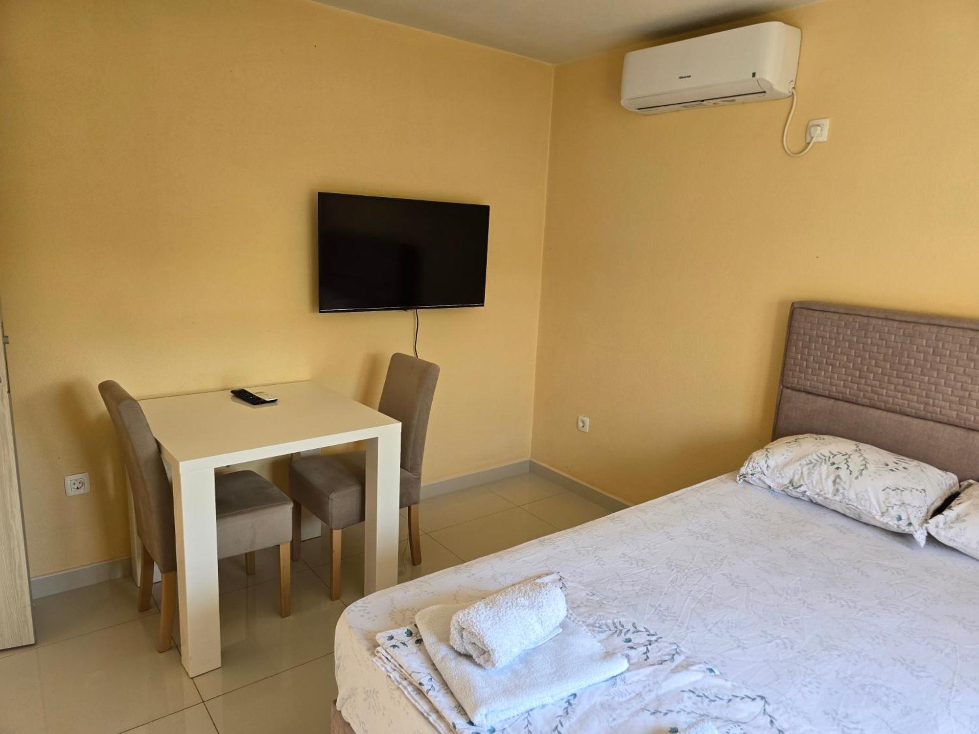 Apartman Tolosi Podgorica Extérieur photo